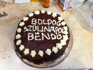 A torta, az írás kicsit elcsúszott, de sabaj finom volt:)